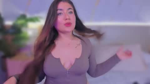 Chloee online show from 10-31-25, 12:50