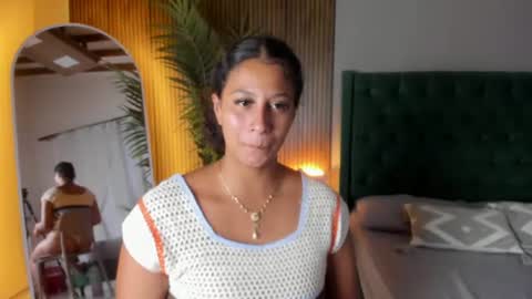 Chloe fixxx online show from 06-10-26, 09:35