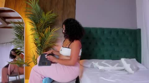 Chloe fixxx online show from 06-13-26, 08:51
