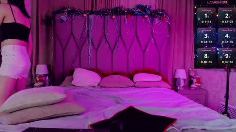 Chloe Fulton online show from 12-18-24, 07:52