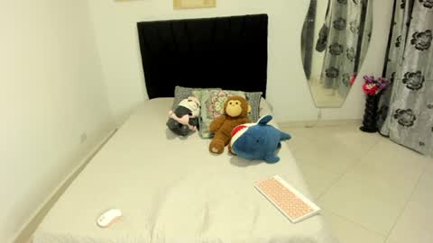 Laura  independent model online show from 06-11-26, 01:38