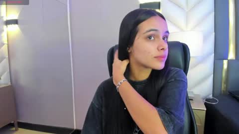  Chloe Harper  online show from 04-12-26, 12:21