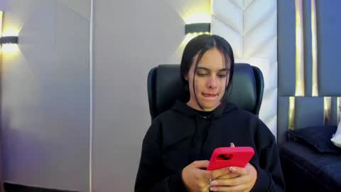  Chloe Harper  online show from 05-14-26, 11:50