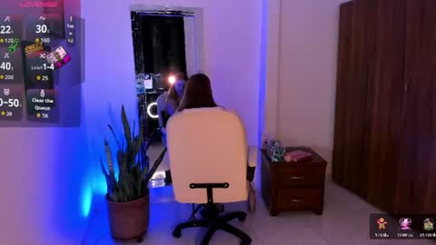 Snapshot of chloejones__ chatting on 07-21-26, 02:08 Chloee online show from 07-21-26, 02:08