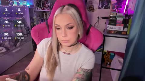 ChloeKohaku online show from 10-23-25, 10:36