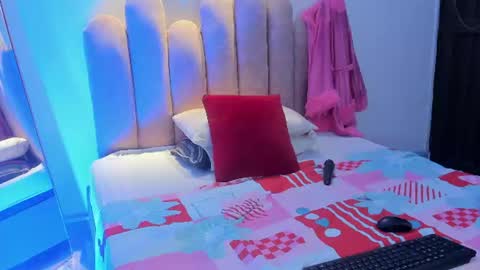 chloemilly2 online show from 07-22-26, 11:18