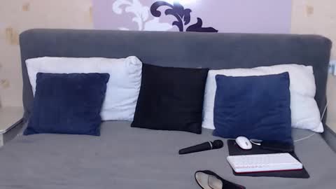 chloemurmeow online show from 11-22-25, 10:31