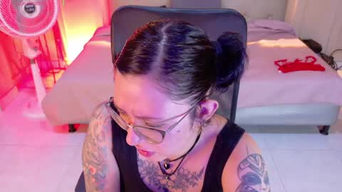 Chloe rosse online show from 05-15-26, 10:50