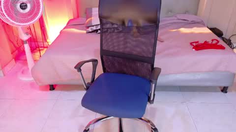 Chloe rosse online show from 05-15-26, 11:23