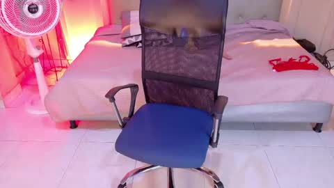 Chloe rosse online show from 05-15-26, 11:34