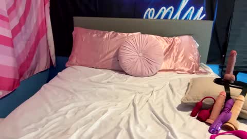 Snapshot of chloesbigboobs chatting on 12-09-24, 06:12 Chloes Big Boobs online show from 12-09-24, 06:12