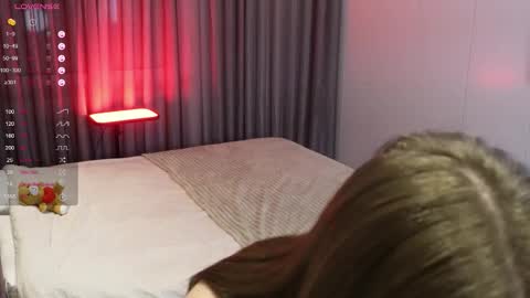 Snapshot of chloespark chatting on 12-22-25, 06:27 Chloe online show from 12-22-25, 06:27