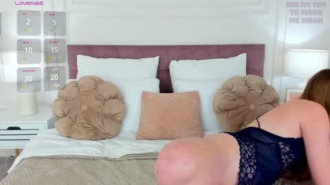 Snapshot of chloesug chatting on 01-19-25, 11:21 Chloe online show from 01-19-25, 11:21