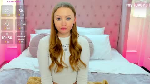 Snapshot of chloesug chatting on 02-11-25, 12:17 Chloe online show from 02-11-25, 12:17