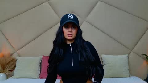 Chloe Vee online show from 10-09-25, 05:05