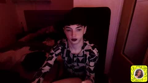 Snapshot of chloevenommm chatting on 04-19-26, 12:26 chloevenommm online show from 04-19-26, 12:26