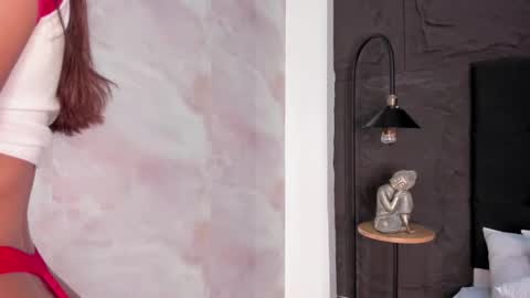 Chloe Scott online show from 11-14-25, 02:38