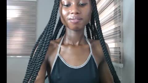 choco_petitqueen online show from 11-11-25, 08:25