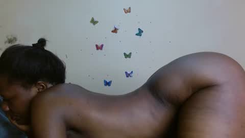 chocolatebony_ online show from 06-16-26, 07:33