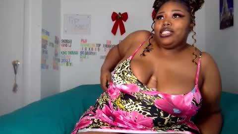 Snapshot of chocolatebunnyxx69 chatting on 01-25-25, 05:51 Melina online show from 01-25-25, 05:51