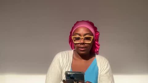 ChocolateCakeQueen online show from 11-19-25, 12:27