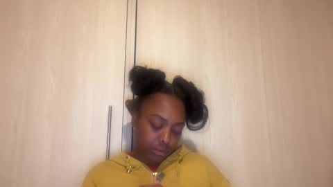 ChocolateCakeQueen online show from 12-23-25, 02:53