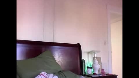 chocolatedrop_ online show from 10-22-25, 02:28