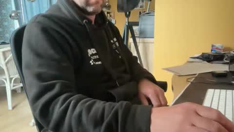 chris13abcd online show from 03-25-26, 02:12