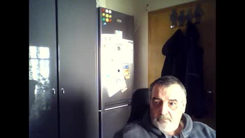 Snapshot of chris250268 chatting on 02-01-25, 10:37 Chris online show from 02-01-25, 10:37