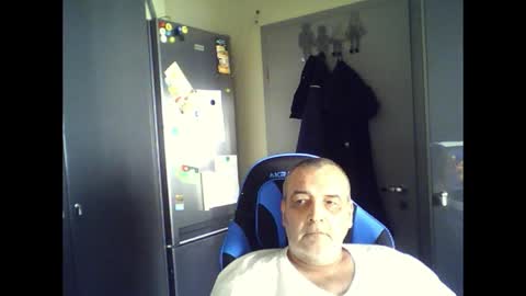 Snapshot of chris250268 chatting on 05-25-26, 09:59 Chris online show from 05-25-26, 09:59