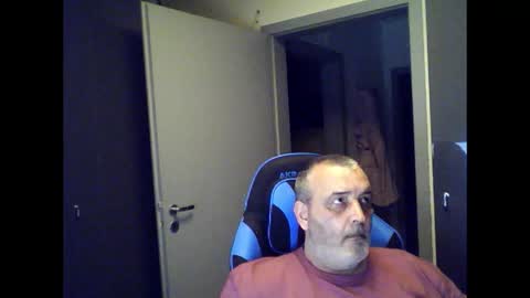 Snapshot of chris250268 chatting on 05-31-26, 12:19 Chris online show from 05-31-26, 12:19