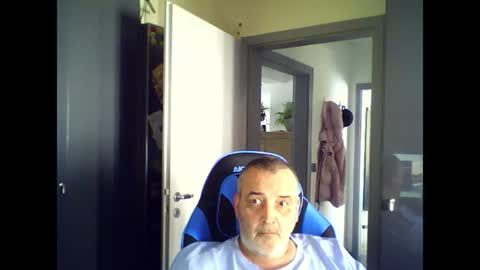 Chris online show from 07-04-26, 09:04