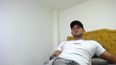 chris_dick2 online show from 07-04-26, 04:51
