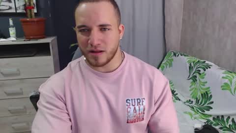 Snapshot of chris_huntter chatting on 02-15-25, 08:11 chris_huntter online show from 02-15-25, 08:11