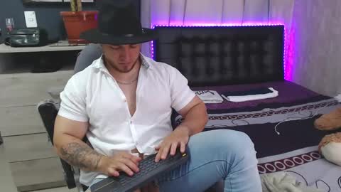 Snapshot of chris_huntter chatting on 03-06-25, 06:59 chris_huntter online show from 03-06-25, 06:59