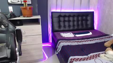 Snapshot of chris_huntter chatting on 03-07-25, 08:33 chris_huntter online show from 03-07-25, 08:33