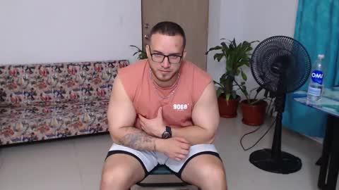 Snapshot of chris_huntter chatting on 09-18-25, 12:01 chris_huntter online show from 09-18-25, 12:01