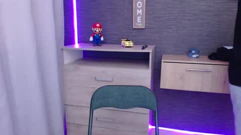 Snapshot of chris_huntter chatting on 10-26-25, 04:02 chris_huntter online show from 10-26-25, 04:02