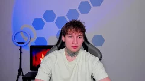 Chris Tyson online show from 10-31-25, 01:17