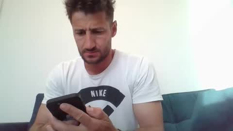 Snapshot of chrisaron chatting on 04-27-26, 04:10 chrisaron online show from 04-27-26, 04:10