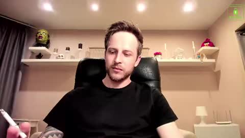 Snapshot of chriscarrey chatting on 06-10-26, 11:35 Chris online show from 06-10-26, 11:35