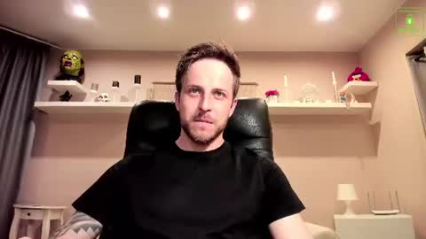 Snapshot of chriscarrey chatting on 06-11-26, 12:32 Chris online show from 06-11-26, 12:32