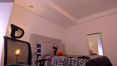 chrismorgan24 online show from 11-26-25, 04:30