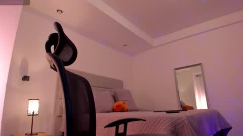 chrismorgan24 online show from 12-05-25, 02:09