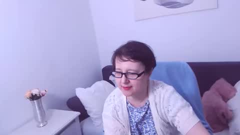 Christa online show from 01-10-25, 04:33