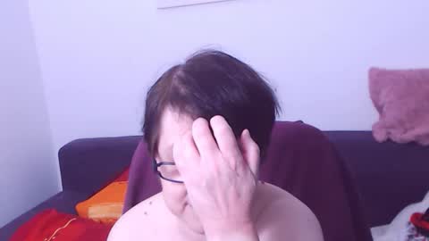 Christa online show from 04-17-26, 07:28