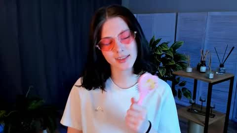 christaschrecongost online show from 03-06-26, 06:37