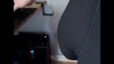 Snapshot of christianmdk chatting on 11-01-25, 08:38 Chris online show from 11-01-25, 08:38