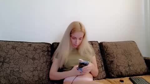 Snapshot of christihanson chatting on 12-05-25, 10:02 christihanson online show from 12-05-25, 10:02