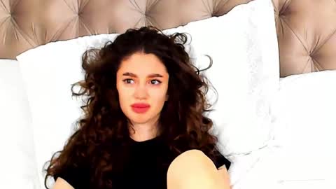 christinaconte online show from 02-27-25, 01:38
